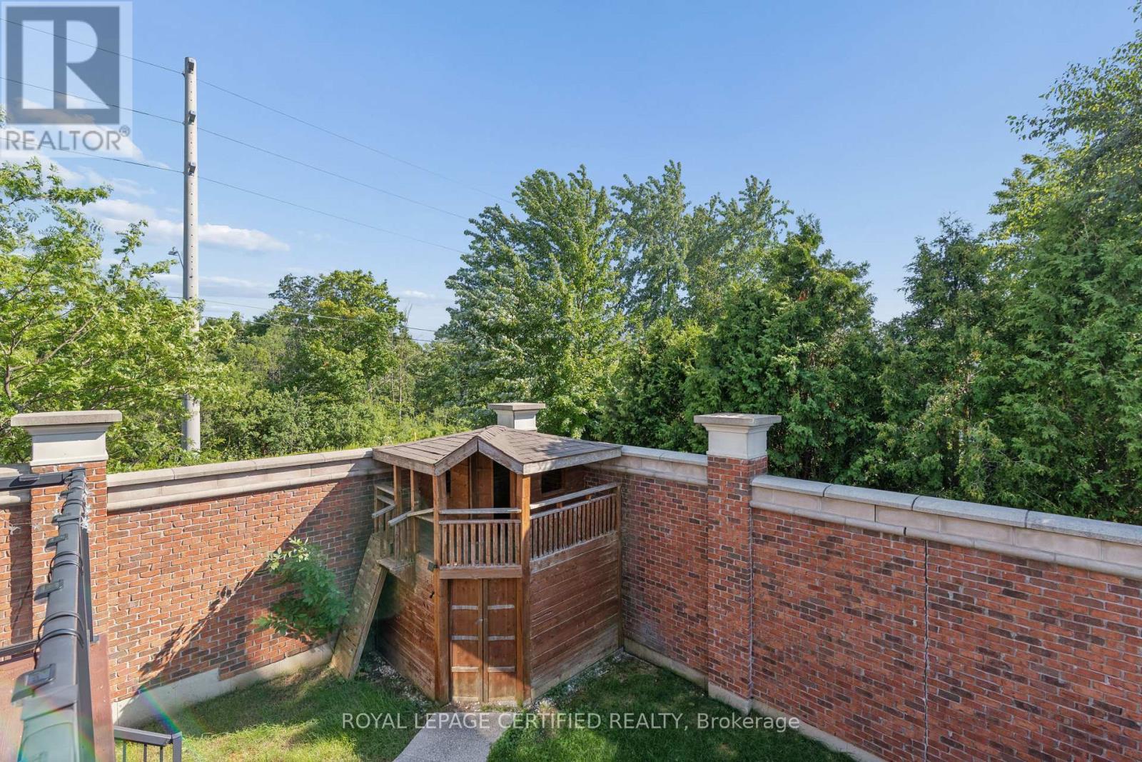 37 Wilkie Crescent, Guelph, ON - Outdoor