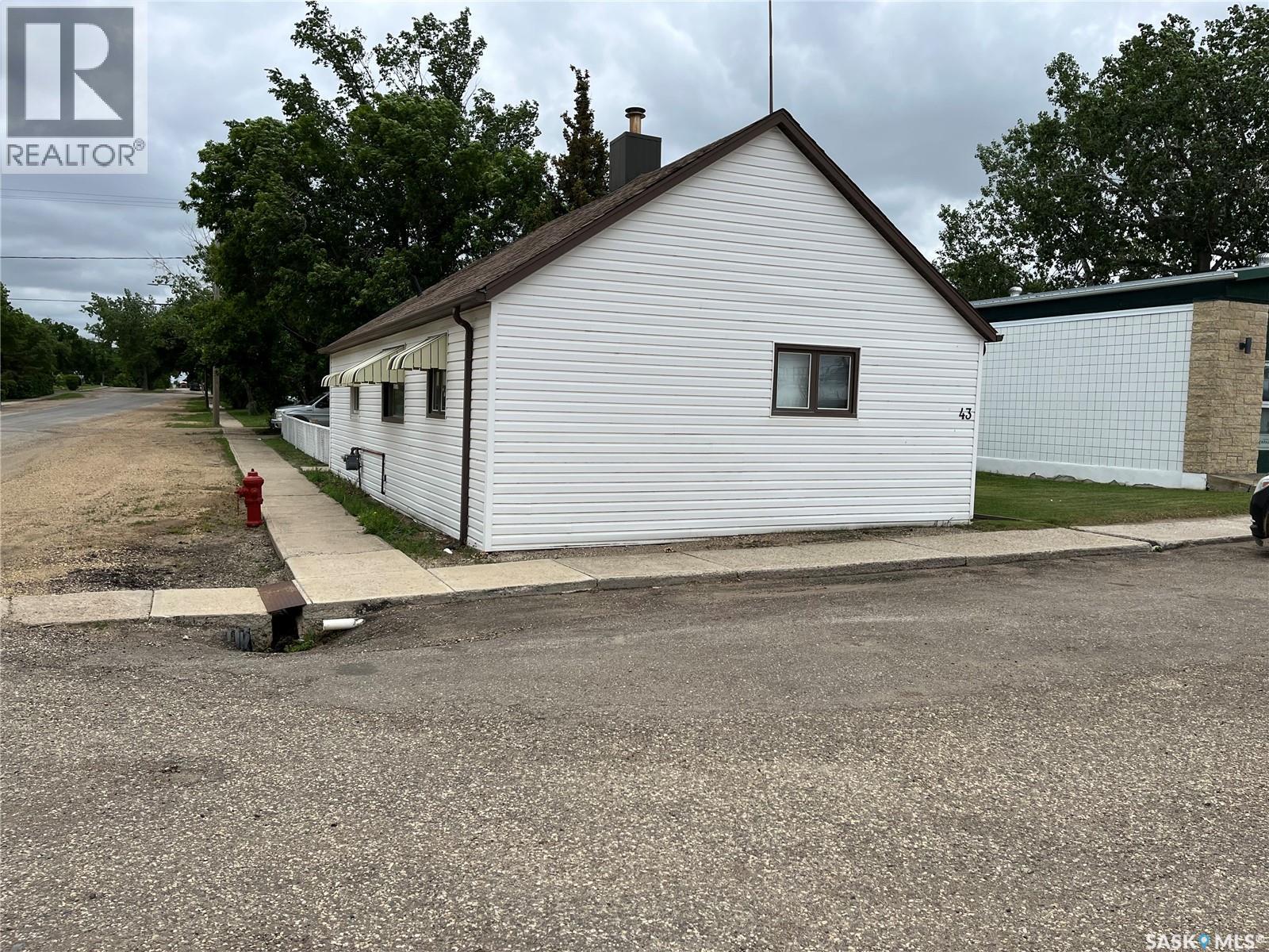 43 2Nd Avenue E, Lafleche, SK - Outdoor