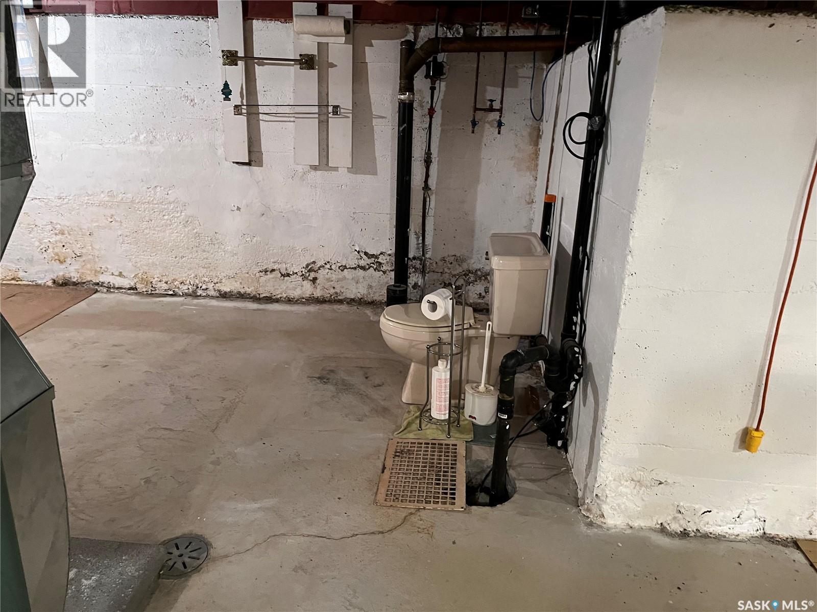 43 2Nd Avenue E, Lafleche, SK - Indoor Photo Showing Basement