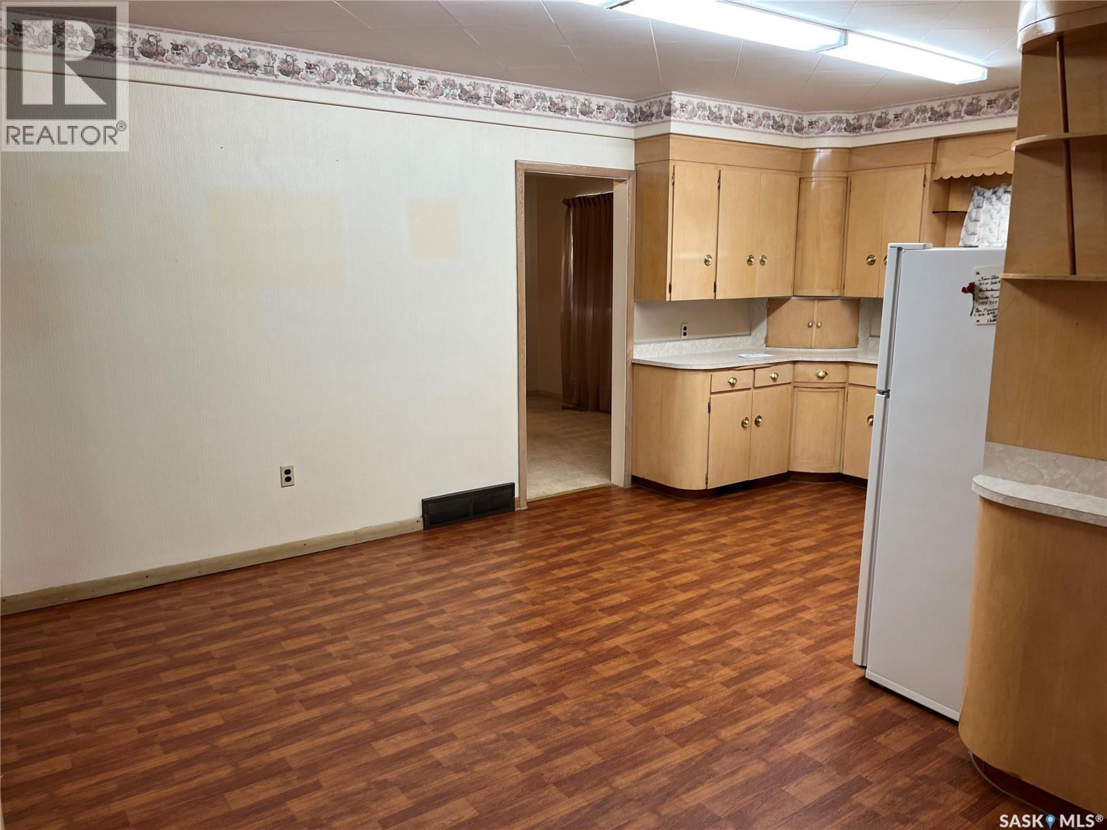 43 2Nd Avenue E, Lafleche, SK - Indoor Photo Showing Kitchen