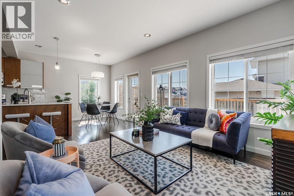 603 Pichler Crescent, Saskatoon, SK - Indoor Photo Showing Living Room