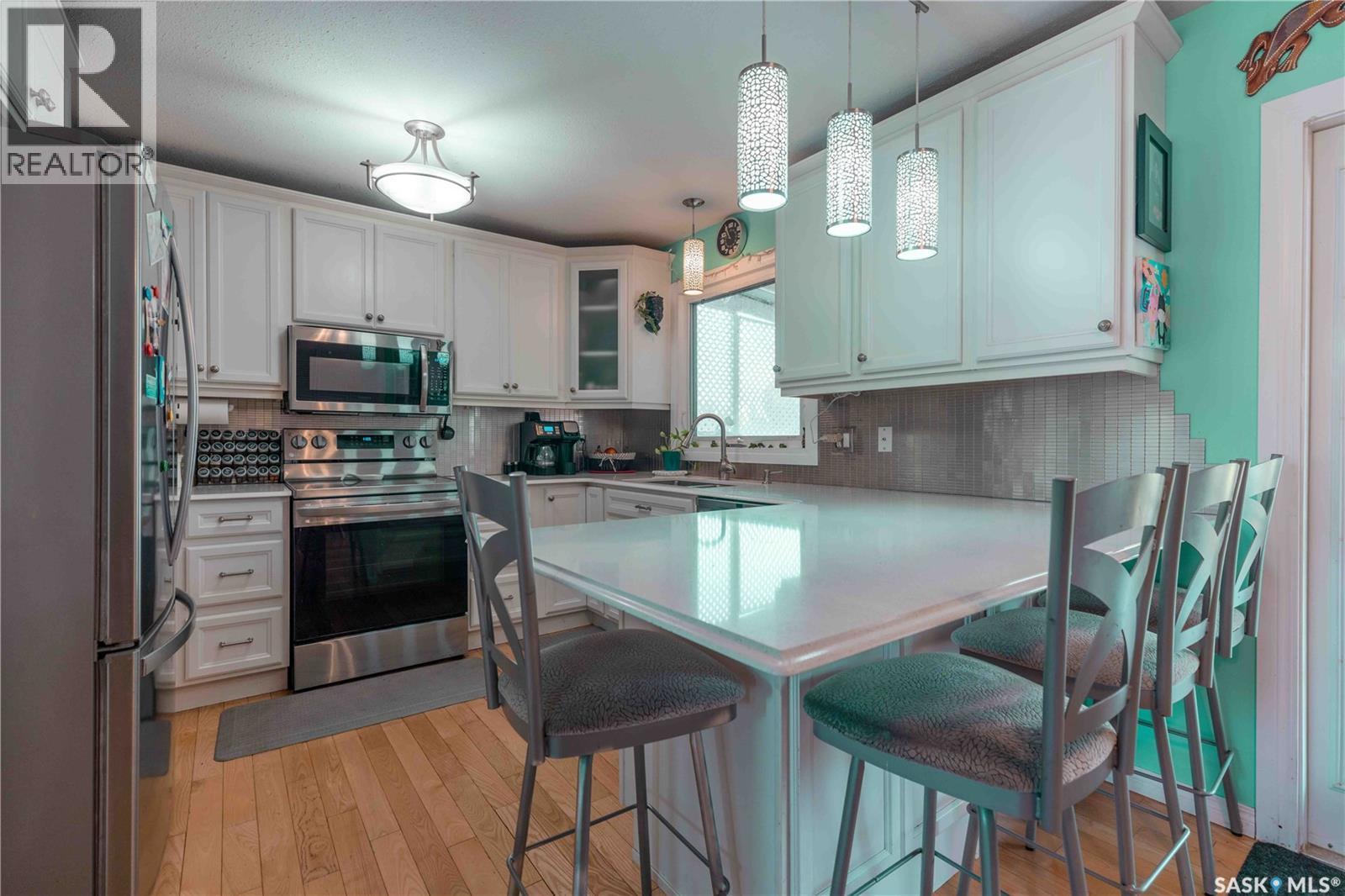 50 Manitou Court, Saskatoon, SK - Indoor Photo Showing Kitchen With Stainless Steel Kitchen