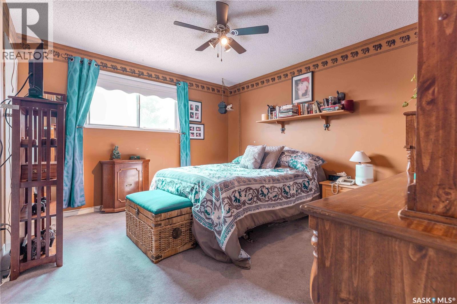 50 Manitou Court, Saskatoon, SK - Indoor Photo Showing Bedroom