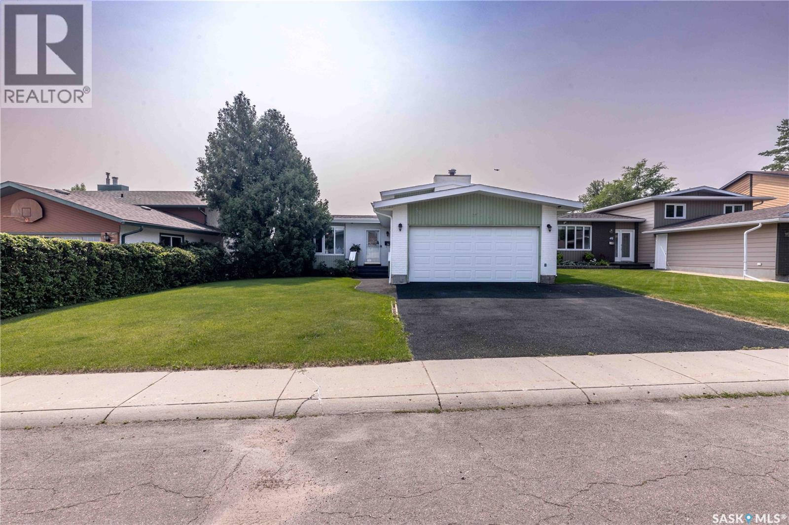50 Manitou Court, Saskatoon, SK - Outdoor