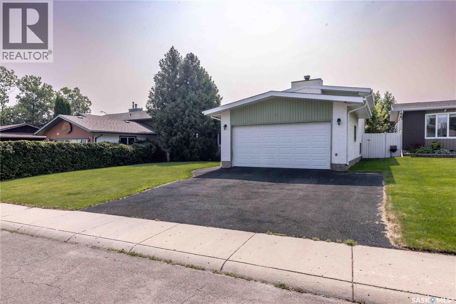 50 Manitou Court, Saskatoon, SK - Outdoor