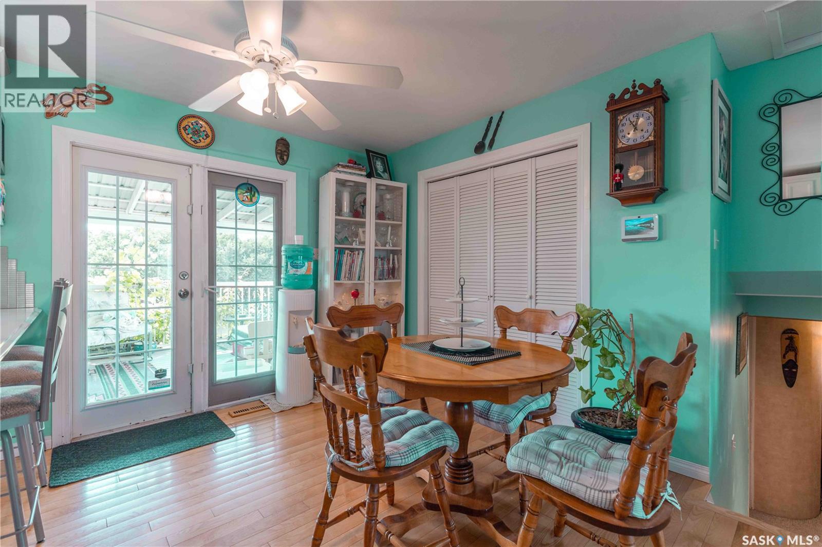 50 Manitou Court, Saskatoon, SK - Indoor Photo Showing Dining Room