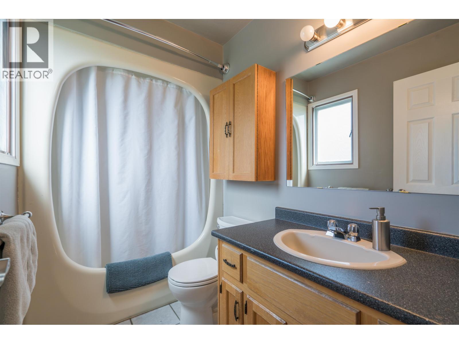 389 Neff Crescent, Prince George, BC - Indoor Photo Showing Bathroom