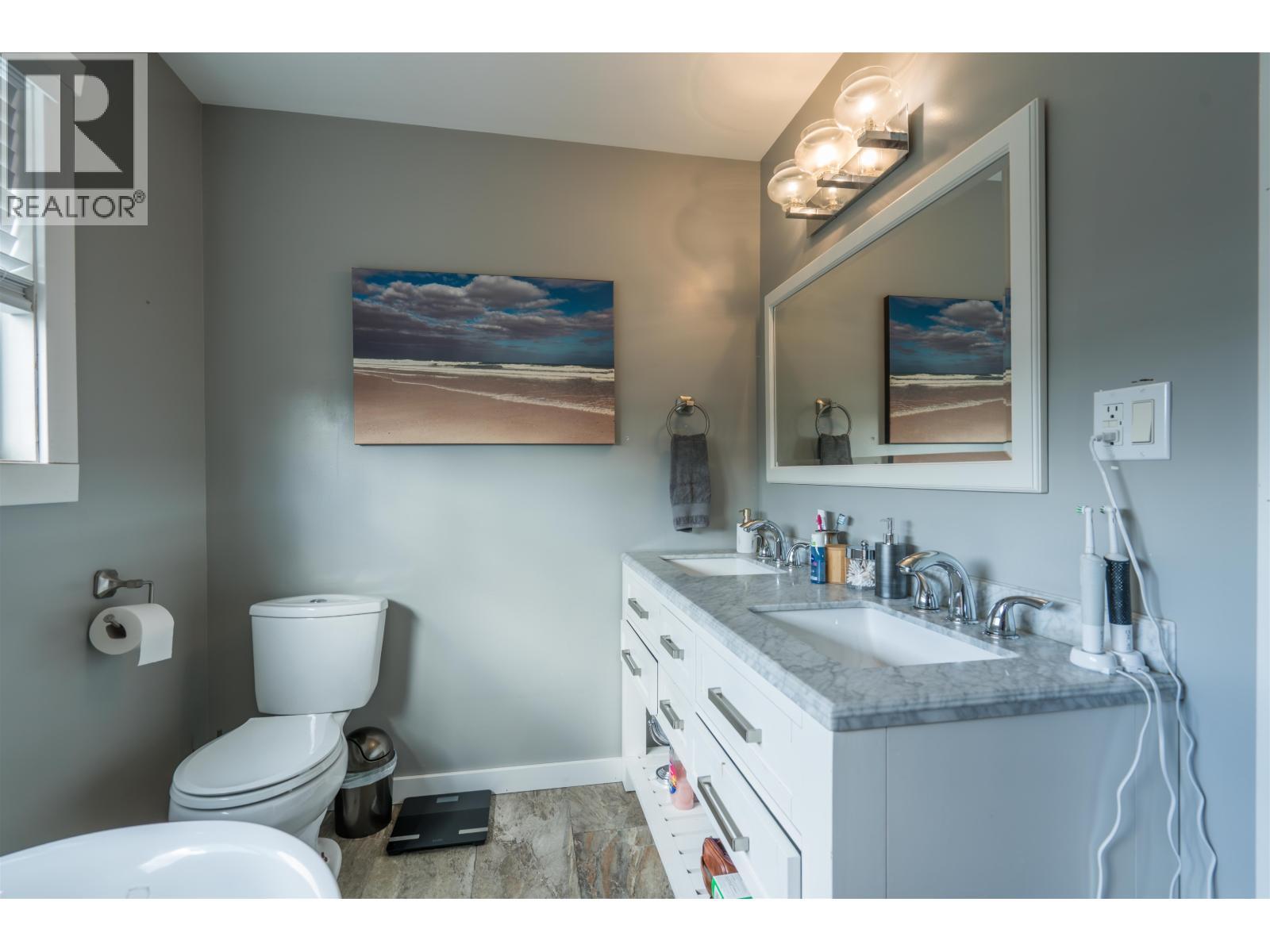 389 Neff Crescent, Prince George, BC - Indoor Photo Showing Bathroom