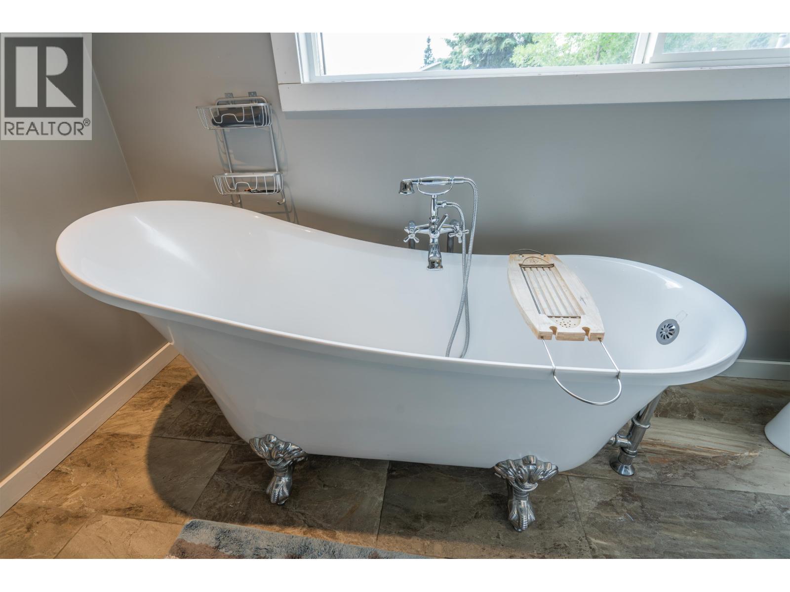 389 Neff Crescent, Prince George, BC - Indoor Photo Showing Bathroom