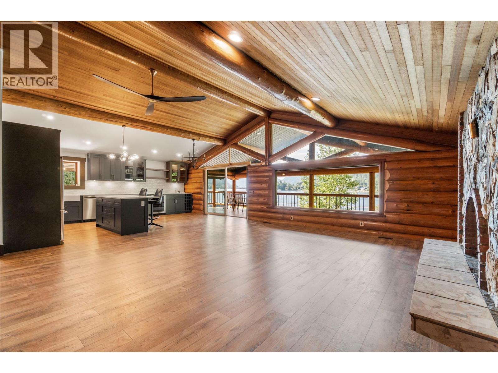 8758 Holding Road Unit# 1, Adams Lake, BC - Indoor