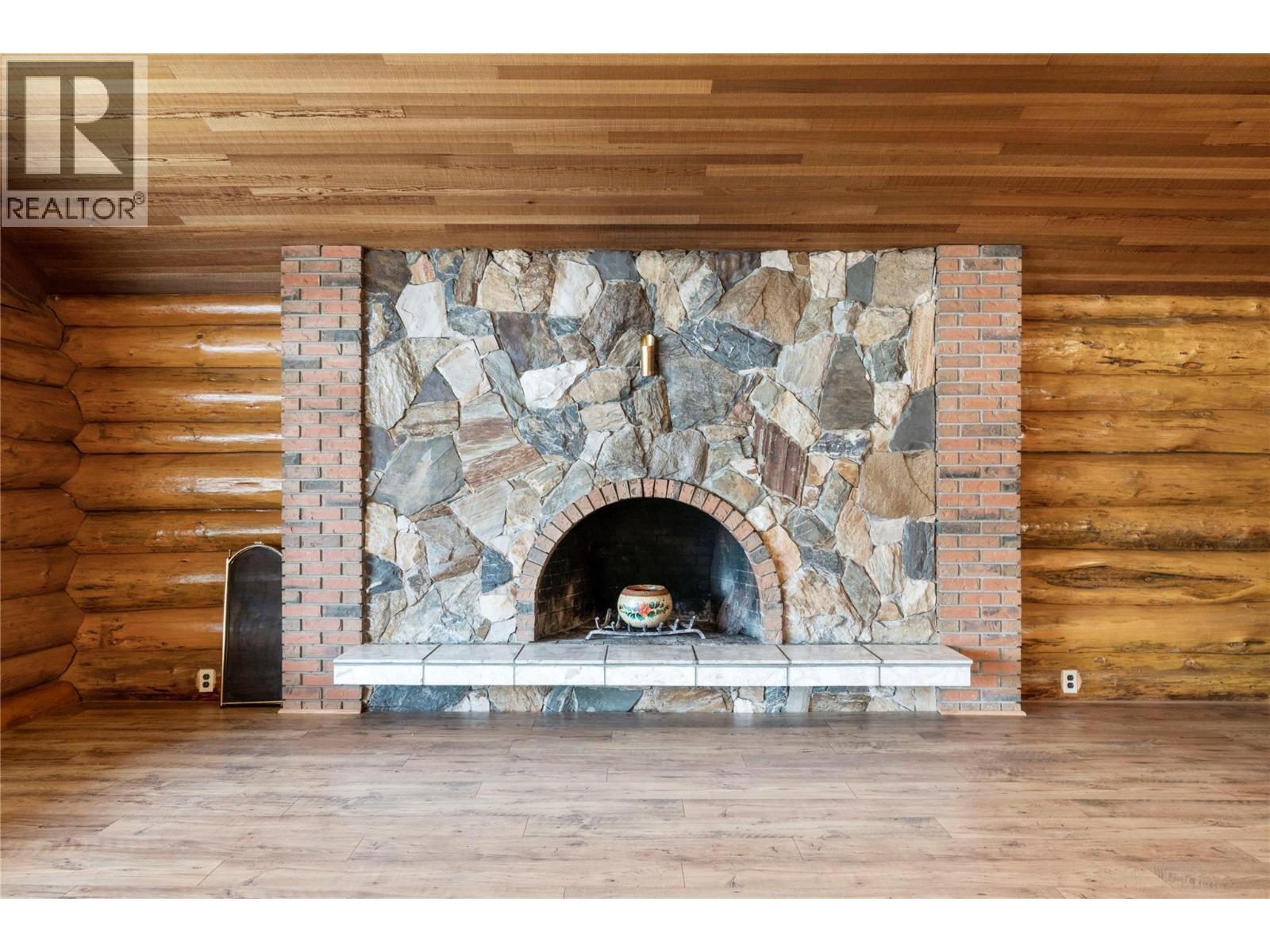 8758 Holding Road Unit# 1, Adams Lake, BC - Indoor With Fireplace