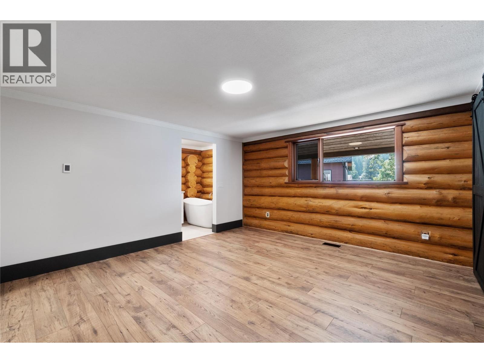 8758 Holding Road Unit# 1, Adams Lake, BC - Indoor Photo Showing Other Room