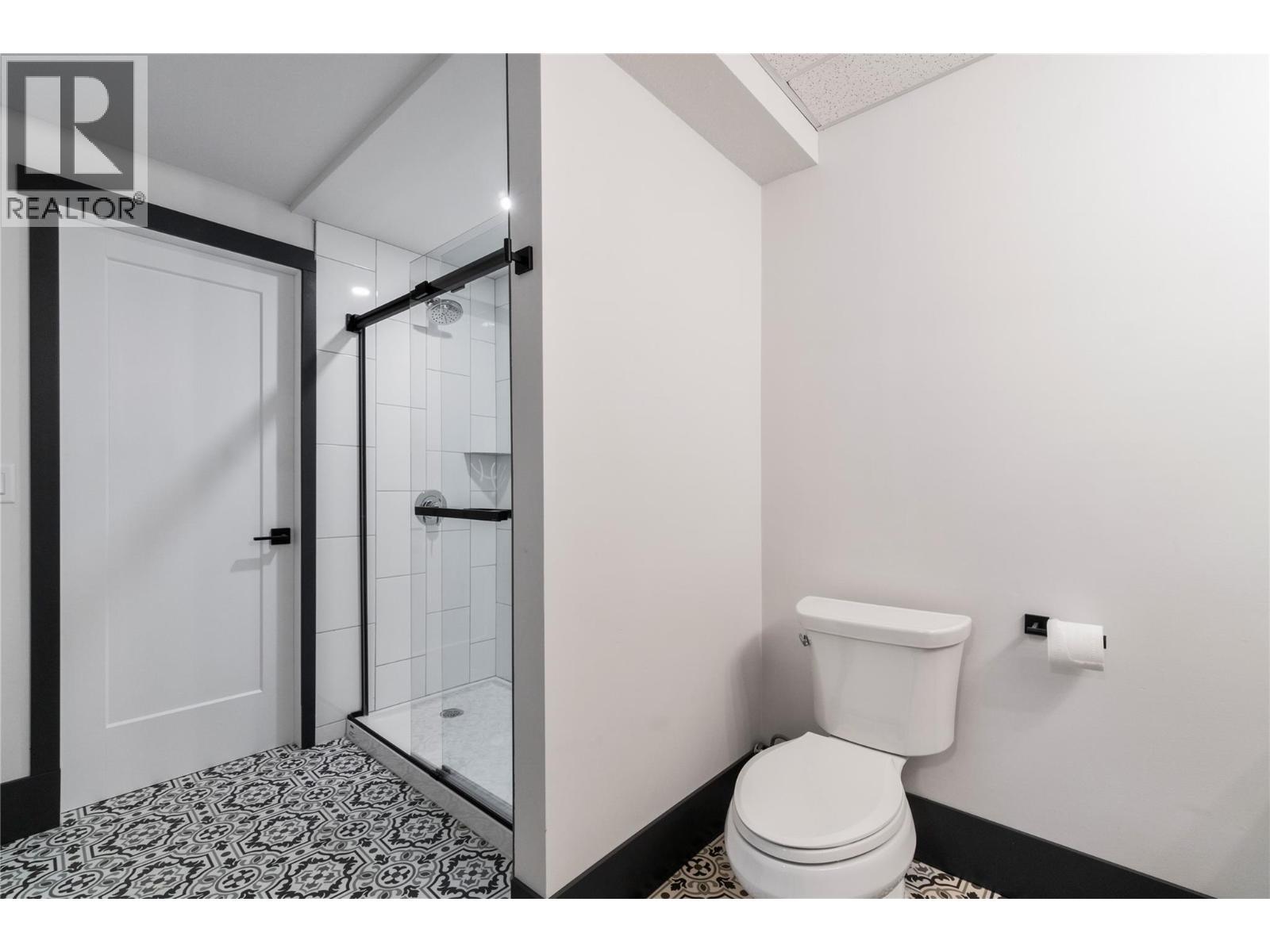 8758 Holding Road Unit# 1, Adams Lake, BC - Indoor Photo Showing Bathroom