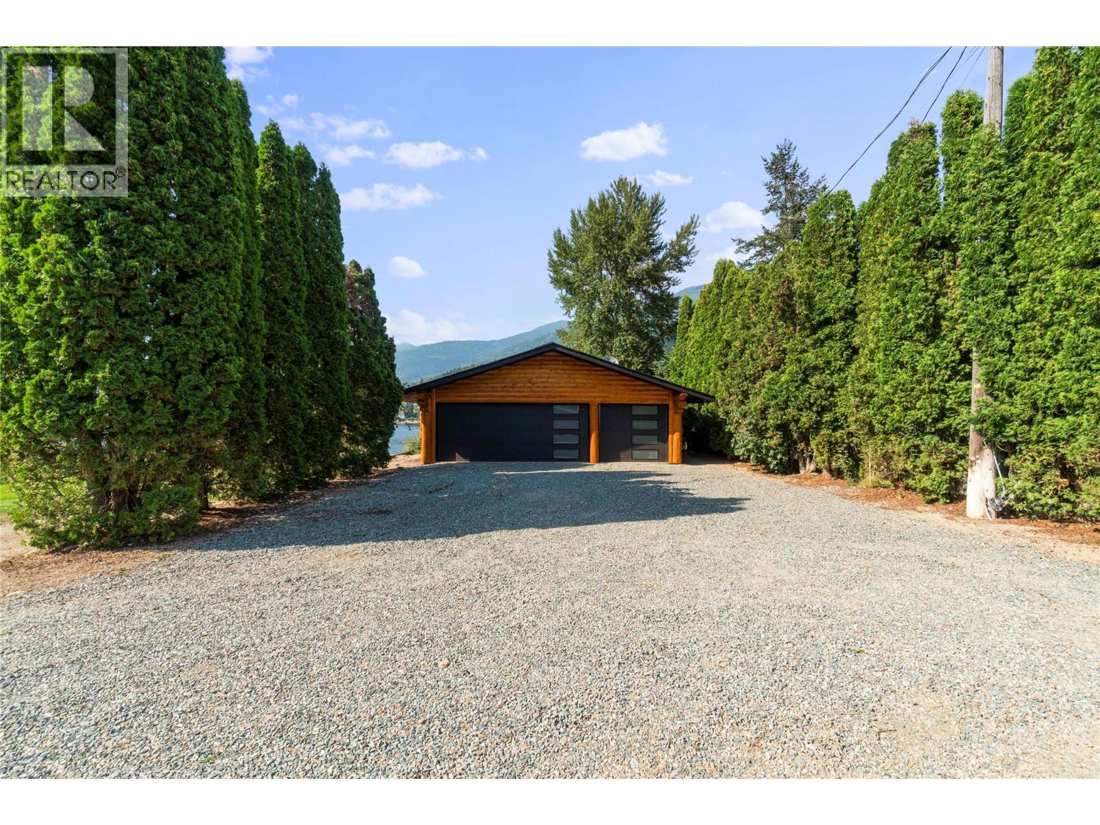 8758 Holding Road Unit# 1, Adams Lake, BC - Outdoor