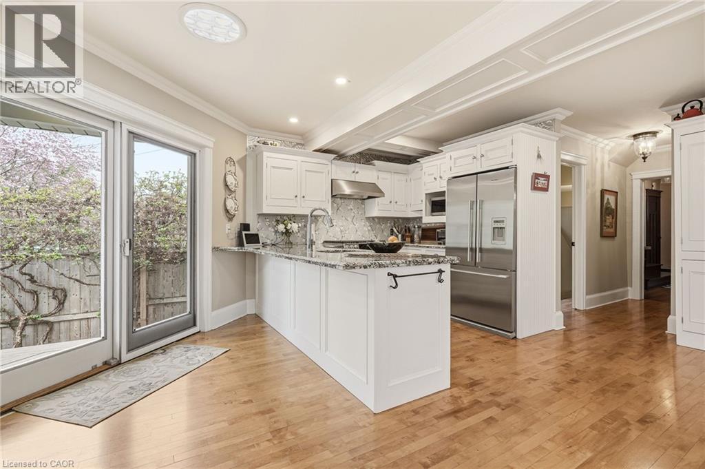 2116 Caroline Street, Burlington, ON - Indoor Photo Showing Kitchen