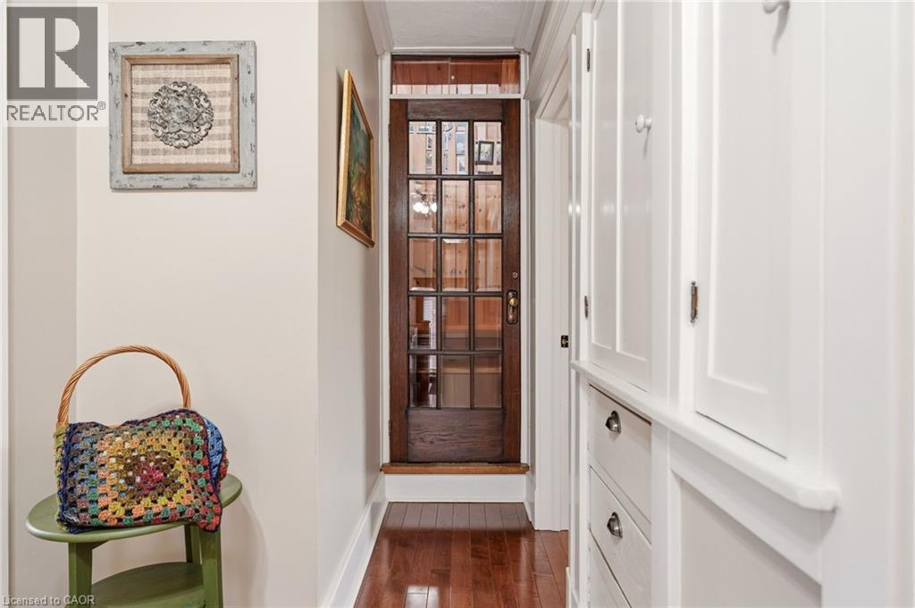 2116 Caroline Street, Burlington, ON - Indoor Photo Showing Other Room