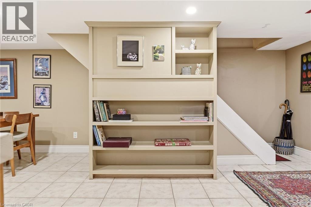 2116 Caroline Street, Burlington, ON - Indoor Photo Showing Other Room