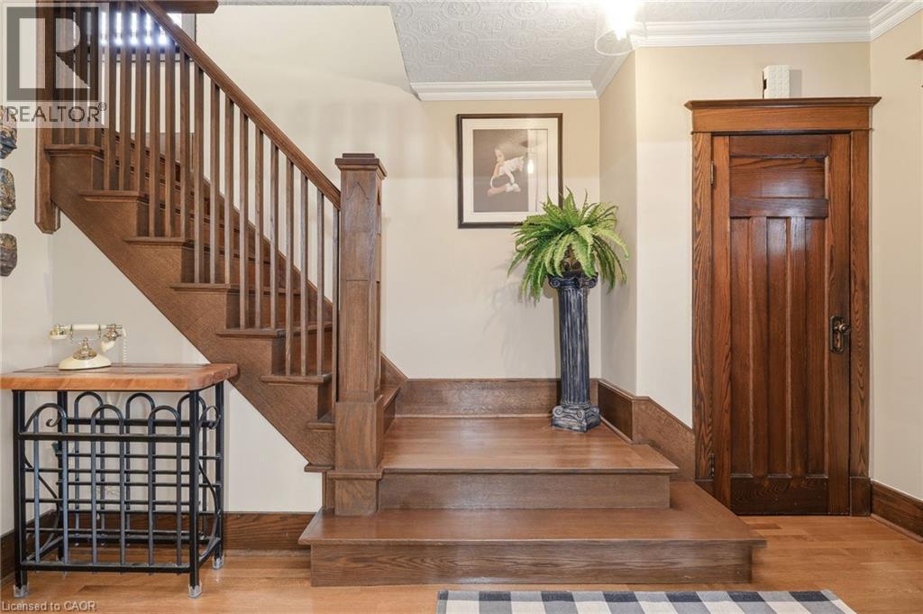2116 Caroline Street, Burlington, ON - Indoor Photo Showing Other Room