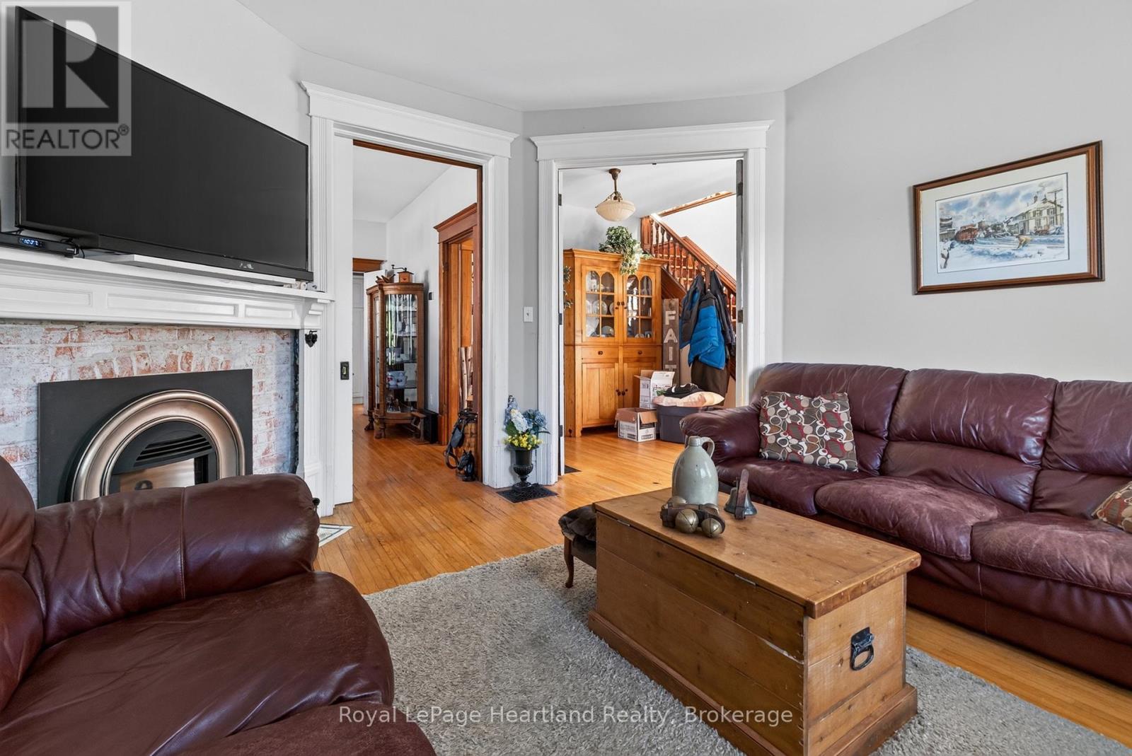 85 Montreal Street, Goderich (Goderich (Town)), ON - Indoor Photo Showing Living Room With Fireplace