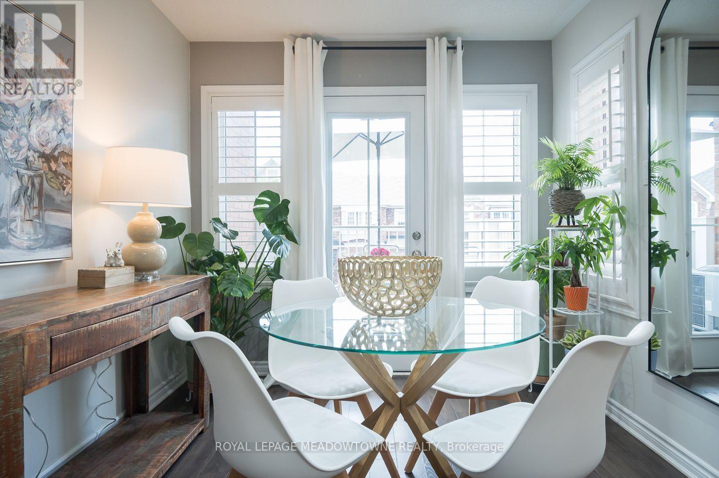 298 Reis Place, Milton, ON - Indoor Photo Showing Dining Room