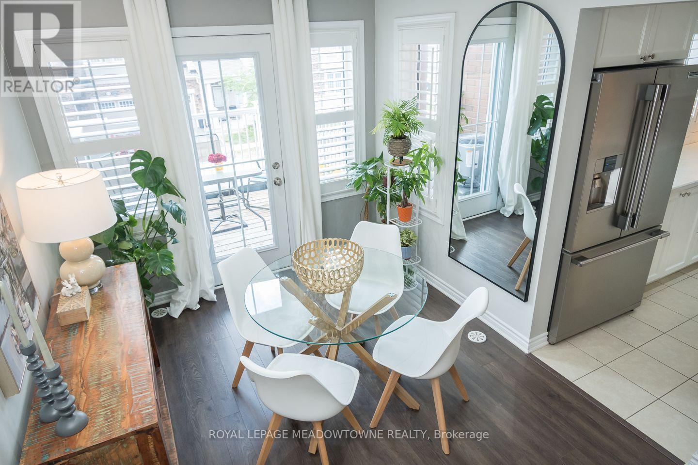 298 Reis Place, Milton, ON - Indoor Photo Showing Dining Room