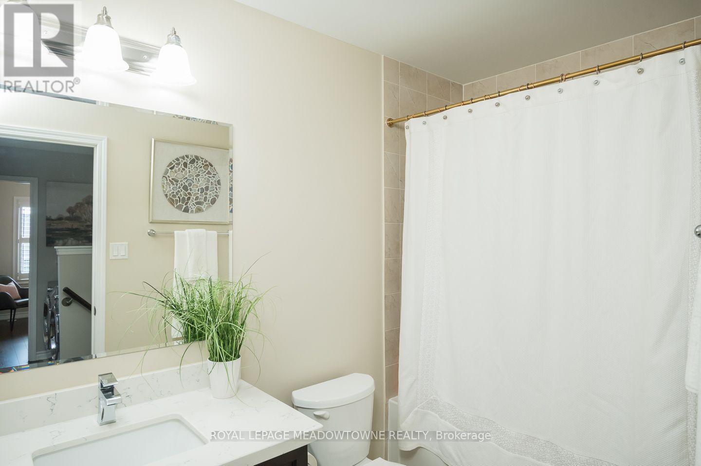 298 Reis Place, Milton, ON - Indoor Photo Showing Bathroom