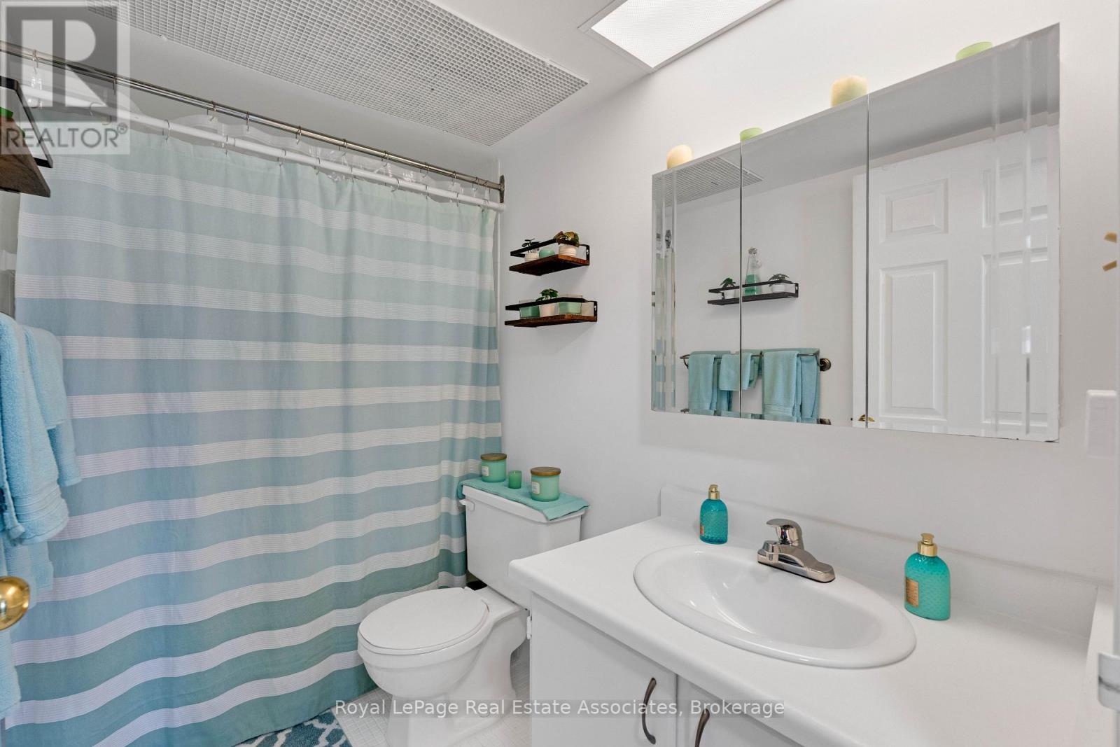 912 - 50 Elm Drive E, Mississauga, ON - Indoor Photo Showing Bathroom