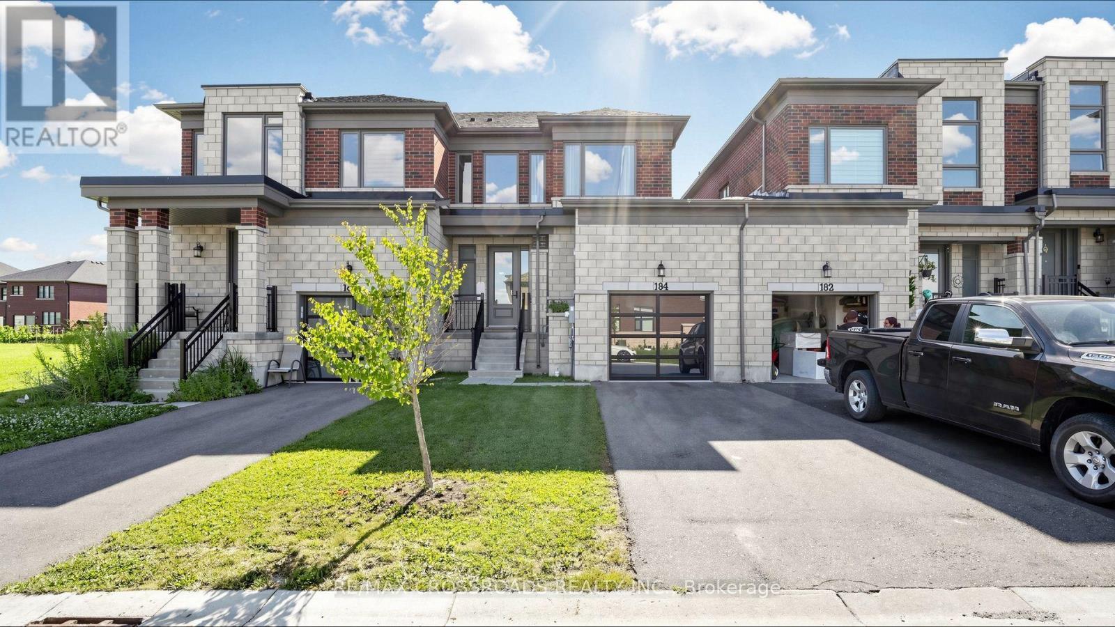 184 Huntingford Trail, Woodstock, ON - Outdoor With Facade