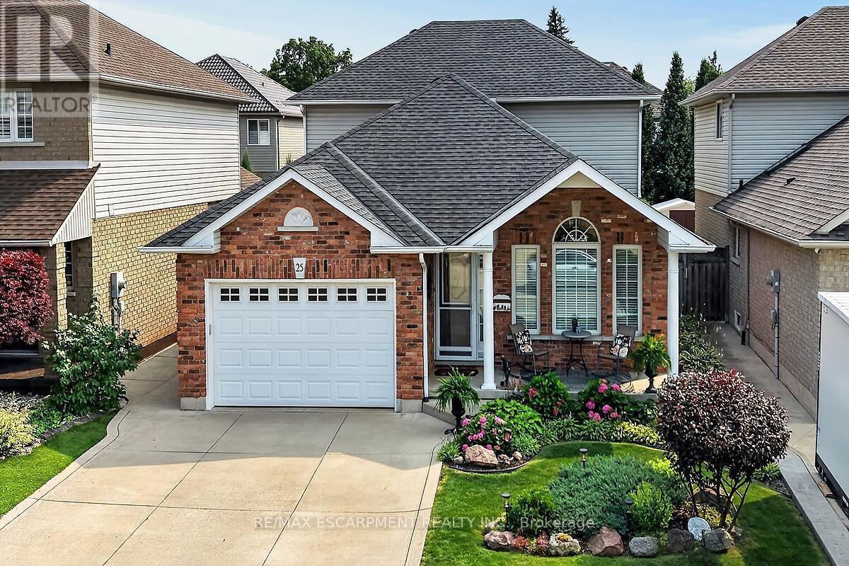 25 Eric Burke Court, Hamilton, ON - Outdoor