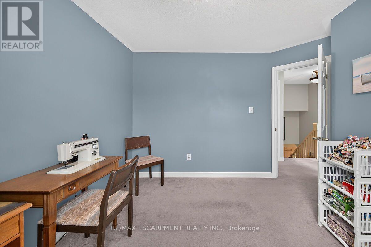 25 Eric Burke Court, Hamilton, ON - Indoor