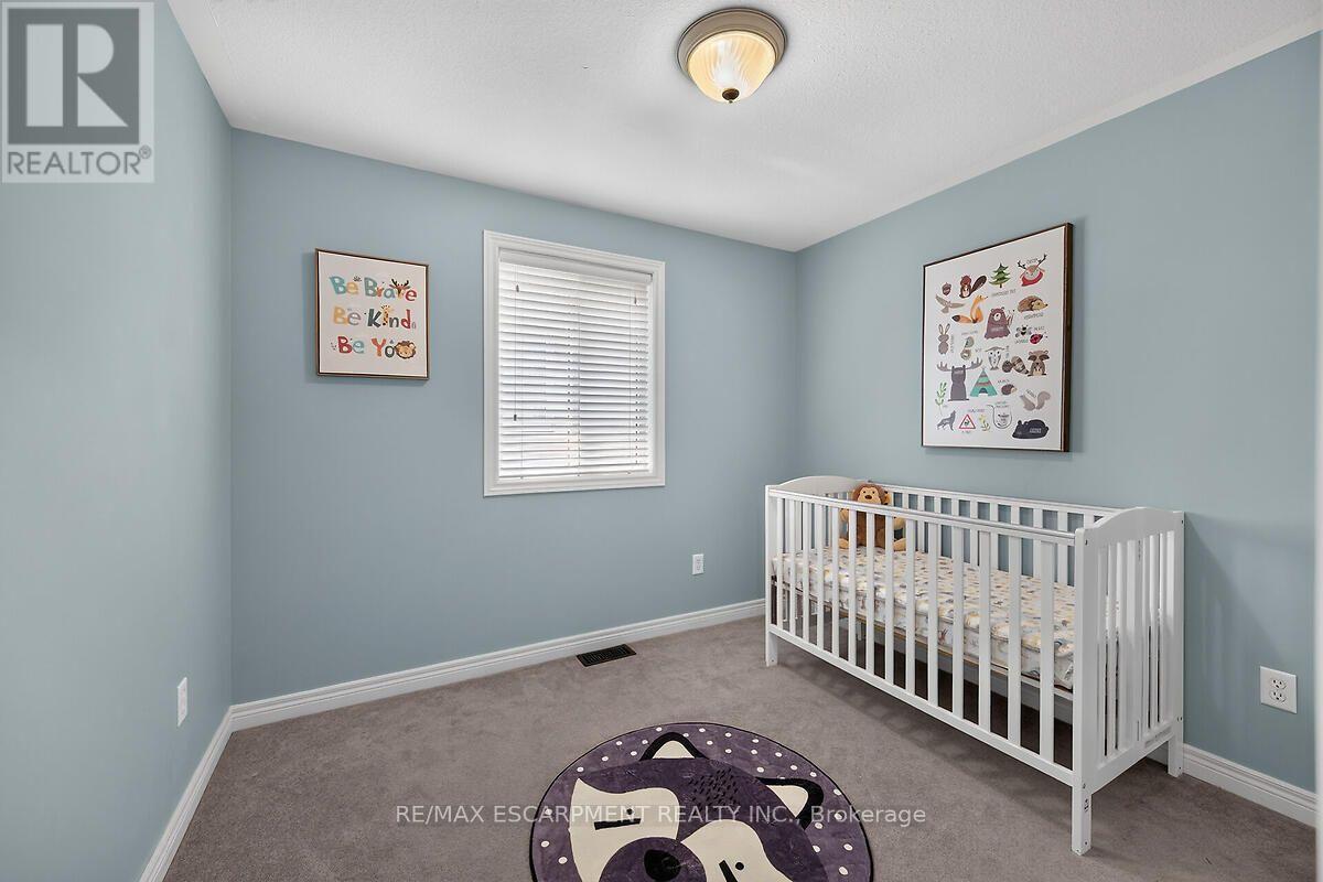 25 Eric Burke Court, Hamilton, ON - Indoor Photo Showing Bedroom