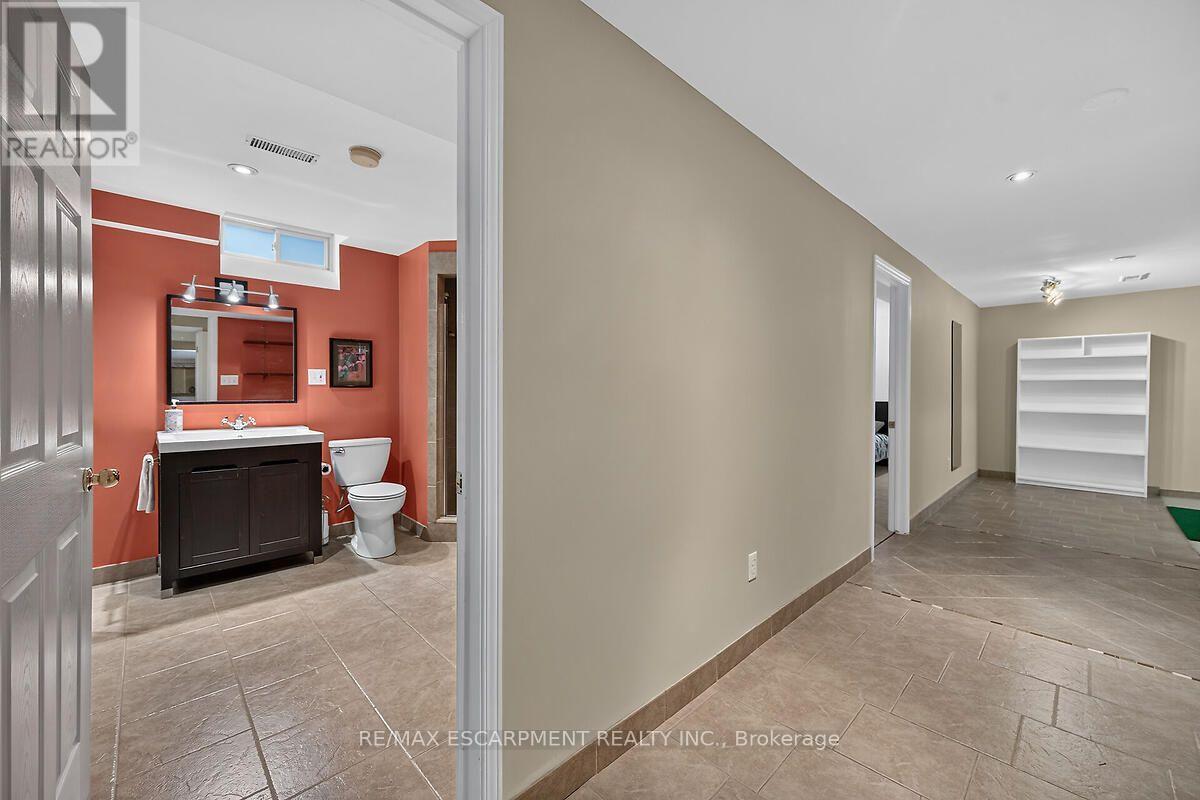25 Eric Burke Court, Hamilton, ON - Indoor Photo Showing Other Room