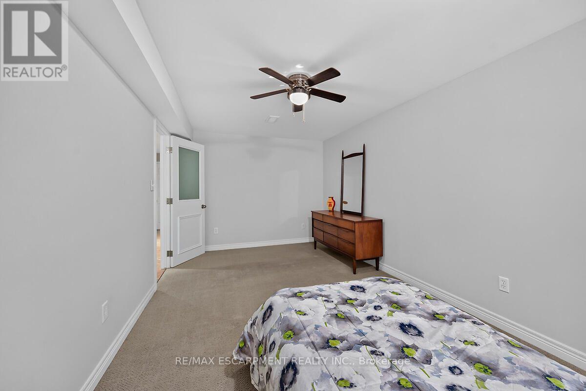 25 Eric Burke Court, Hamilton, ON - Indoor Photo Showing Bedroom