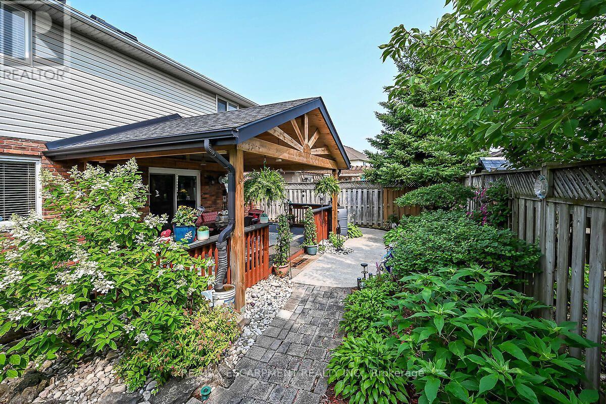 25 Eric Burke Court, Hamilton, ON - Outdoor