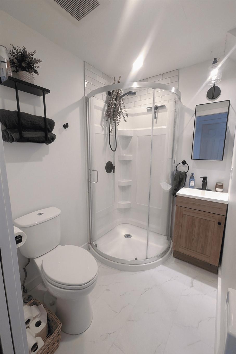 106 Spring Park Road, Charlottetown, PE - Indoor Photo Showing Bathroom