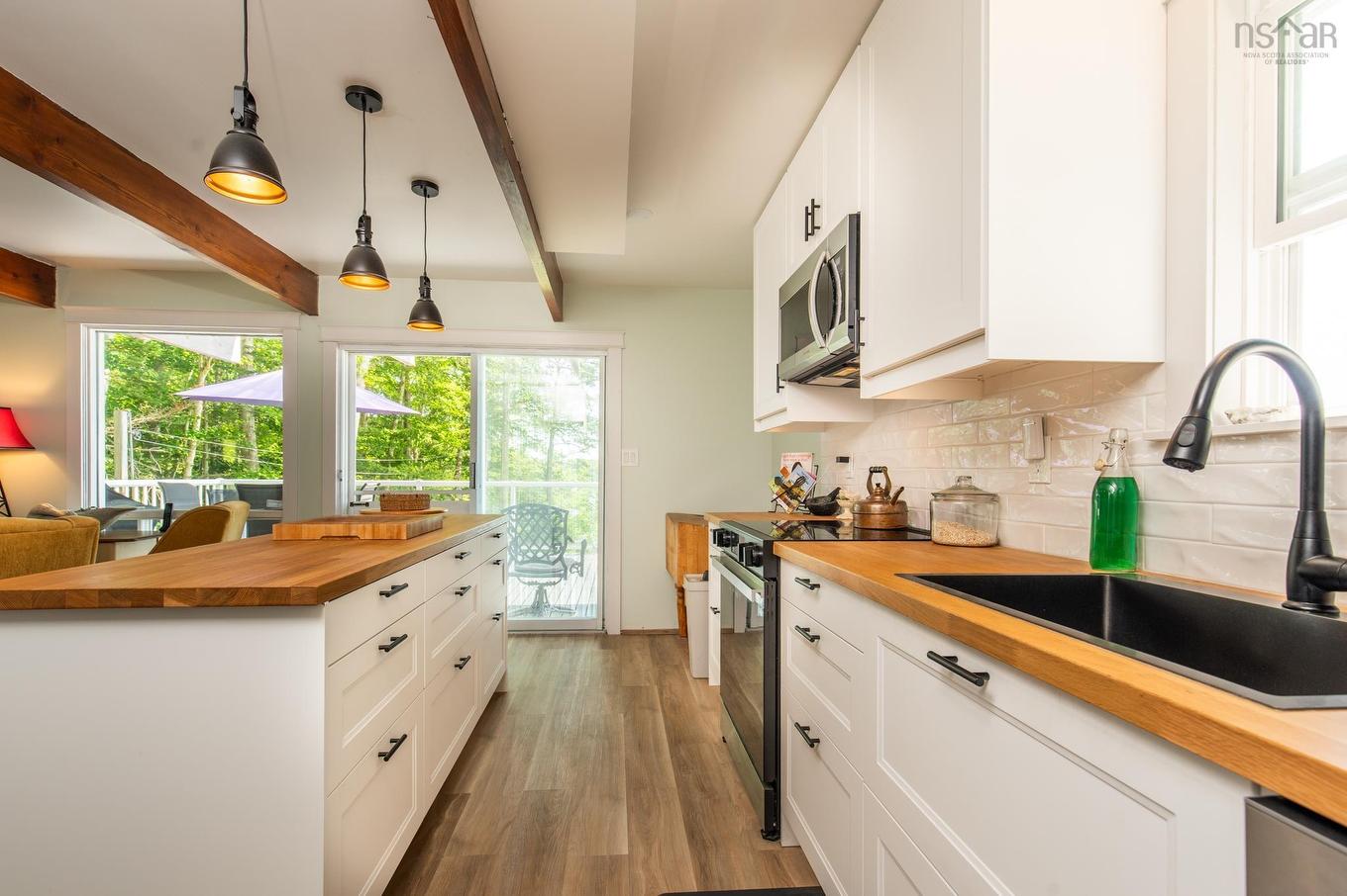 17 Hardwood Lane South Branch, Forest Glen, NS - Indoor Photo Showing Kitchen With Upgraded Kitchen