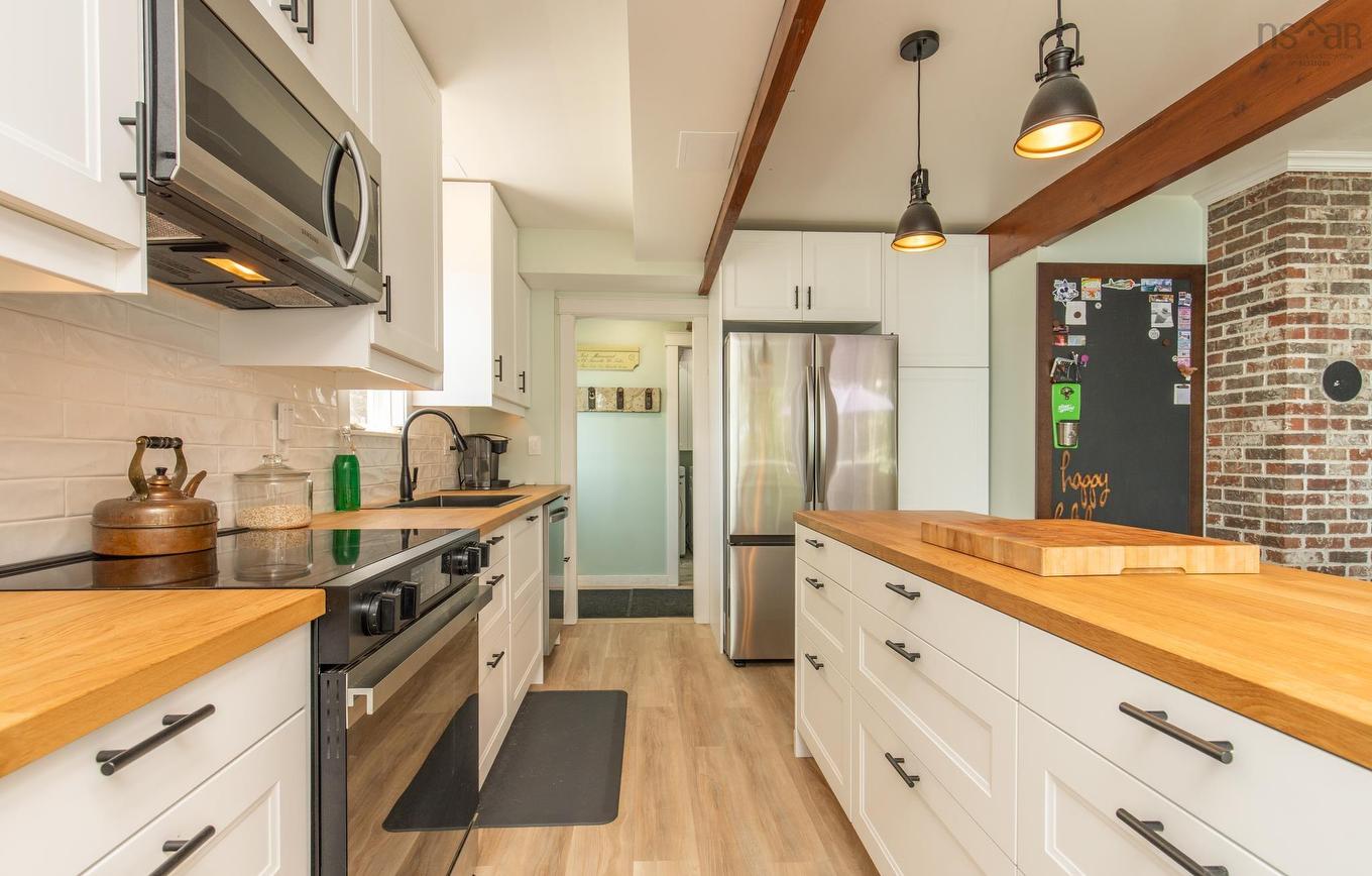 17 Hardwood Lane South Branch, Forest Glen, NS - Indoor Photo Showing Kitchen With Upgraded Kitchen