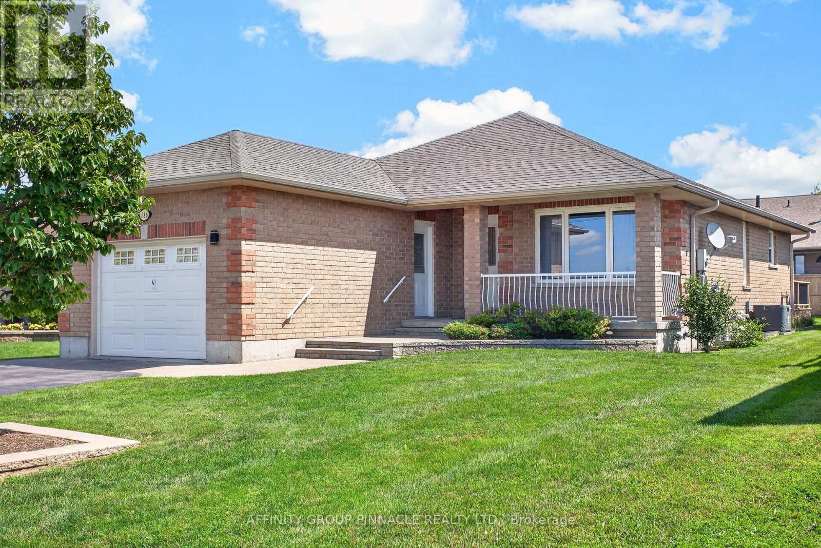 186 Mclaughlin Road, Kawartha Lakes (Lindsay), ON - Outdoor With Deck Patio Veranda