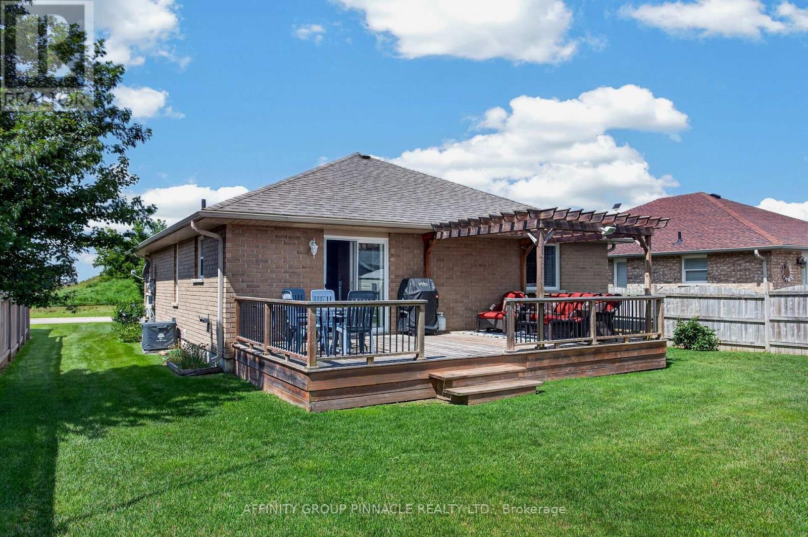 186 Mclaughlin Road, Kawartha Lakes (Lindsay), ON - Outdoor With Deck Patio Veranda