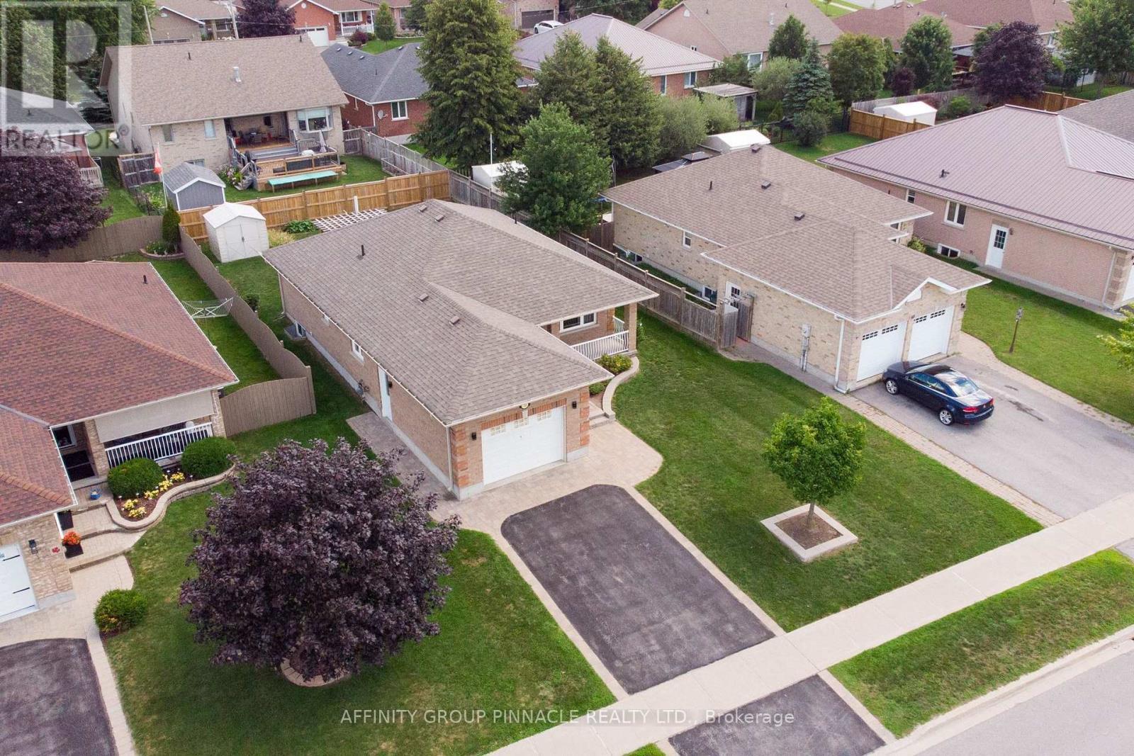 186 Mclaughlin Road, Kawartha Lakes (Lindsay), ON - Outdoor With Deck Patio Veranda