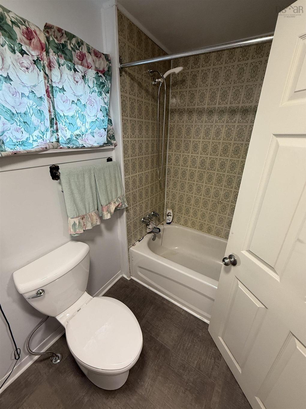 345 French Road, Plympton, NS - Indoor Photo Showing Bathroom