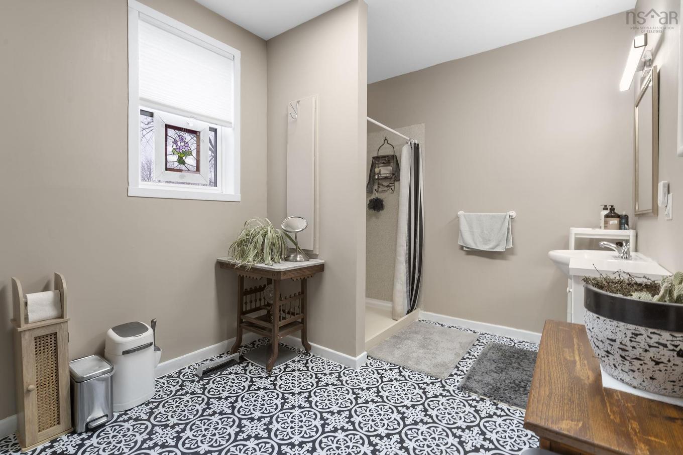301 Town Road, Falmouth, NS - Indoor Photo Showing Bathroom