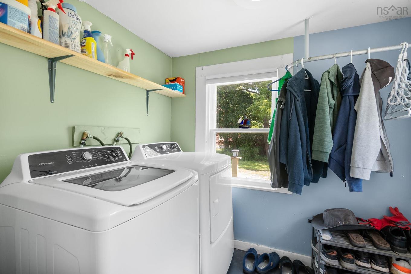 301 Town Road, Falmouth, NS - Indoor Photo Showing Laundry Room
