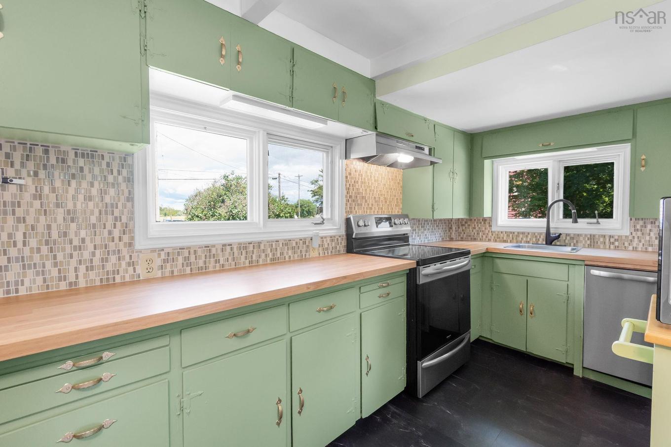 301 Town Road, Falmouth, NS - Indoor Photo Showing Kitchen