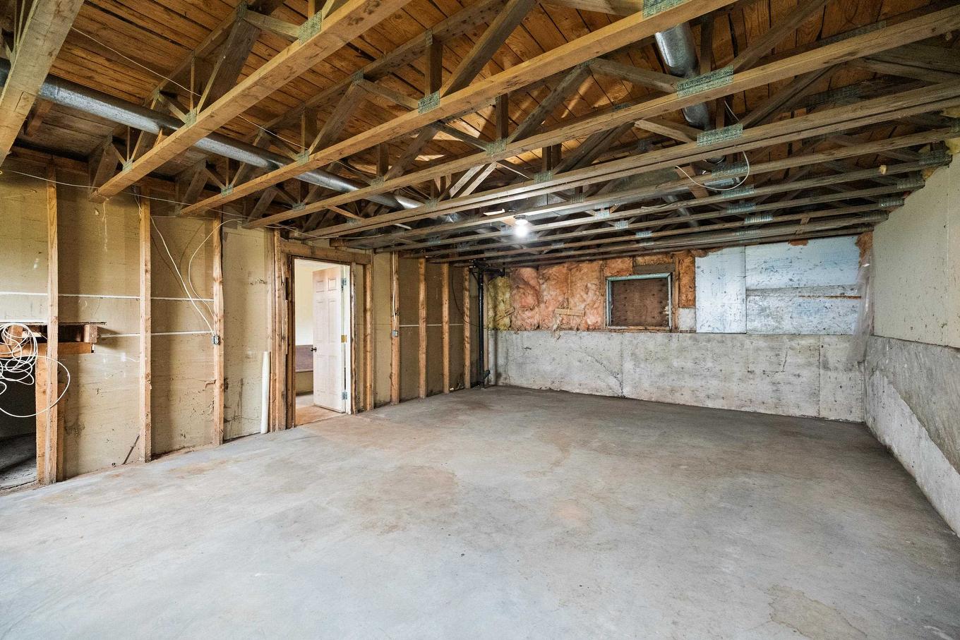 3179 Five Houses Road, Fort Augustus, PE - Indoor Photo Showing Basement