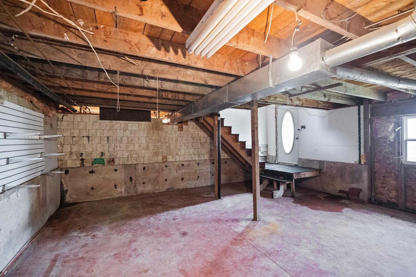 3179 Five Houses Road, Fort Augustus, PE - Indoor Photo Showing Basement