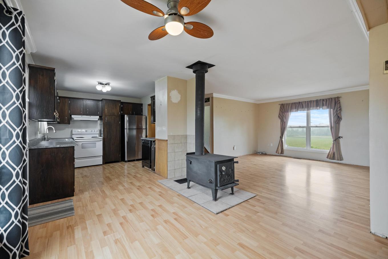 3179 Five Houses Road, Fort Augustus, PE - Indoor Photo Showing Kitchen