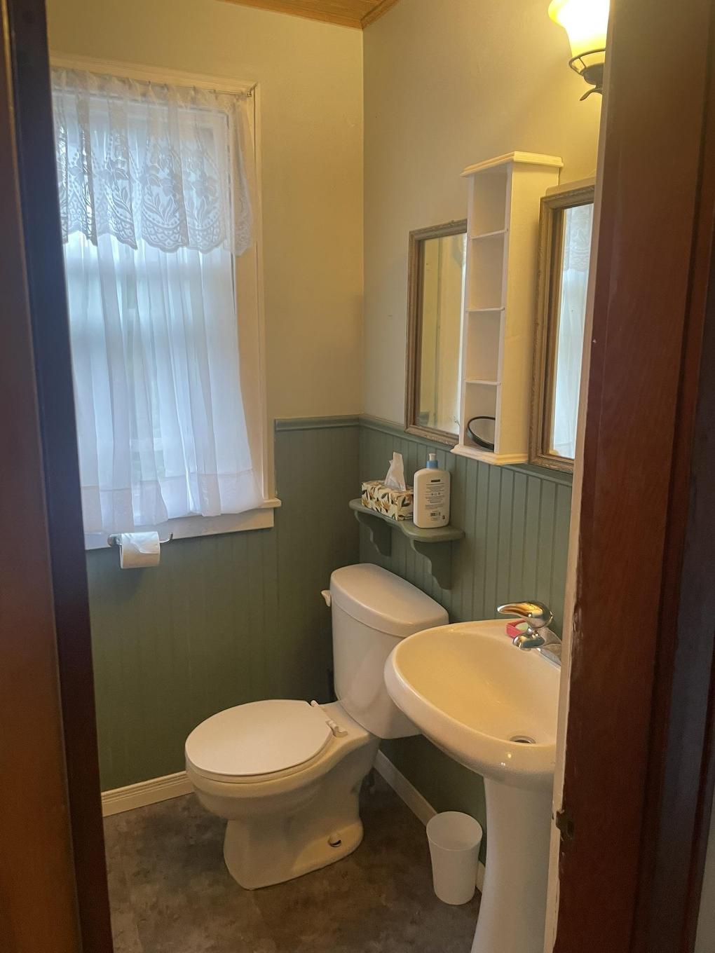 11 Belle Avenue, Souris, PE - Indoor Photo Showing Bathroom