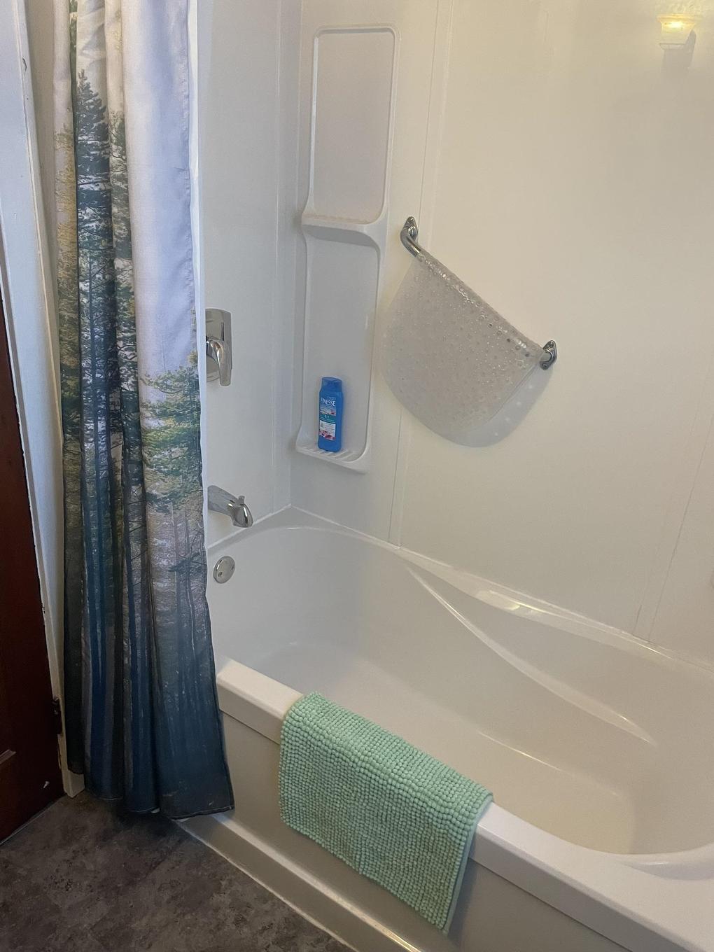 11 Belle Avenue, Souris, PE - Indoor Photo Showing Bathroom