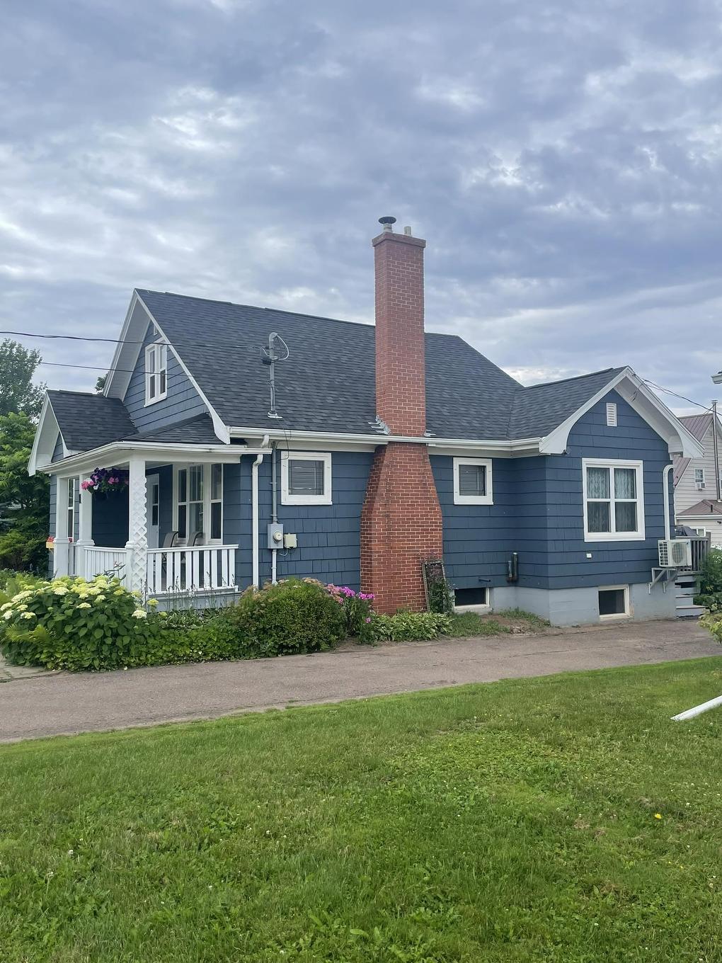 11 Belle Avenue, Souris, PE - Outdoor With Facade